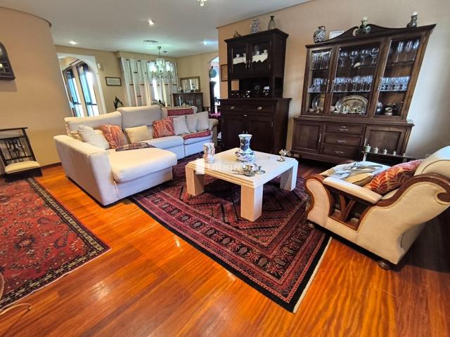¡Se vende espectacular casa con terreno en Parada de Amoeiro! 🌳 photo 0