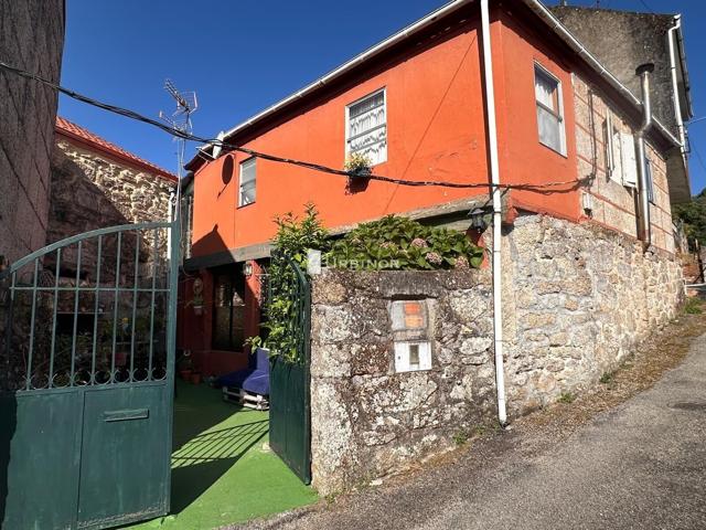 Se vende CASA con patio y Finca. A 1km. RIBADAVIA photo 0