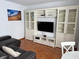 Magnífico piso temporada escolar con garaje y wifi incluidos en el precio photo 0