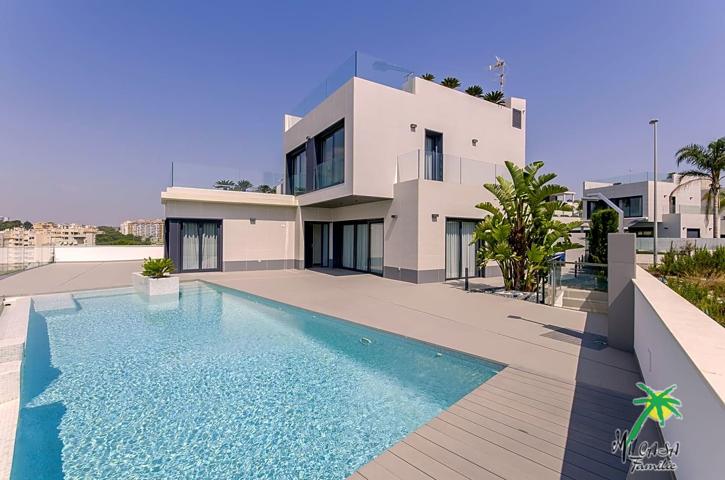 Casa - Chalet en venta en Dehesa de Campoamor de 194 m2 photo 0