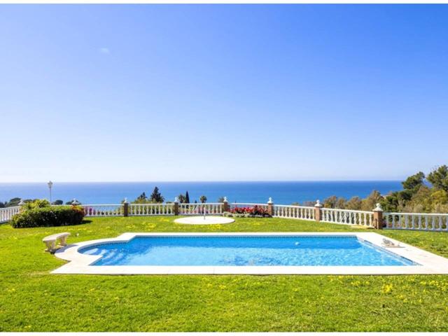 SELECTA VILLA EN BENALMÁDENA, VACACIONAL photo 0