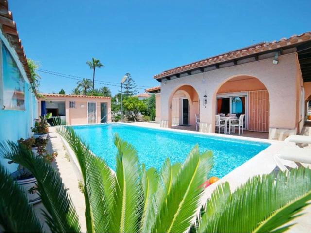 CASA FAMILIAR EN ALBIR, VACACIONAL photo 0