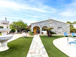 ACOGEDOR CHALET EN CALAFELL, VACACIONAL photo 0