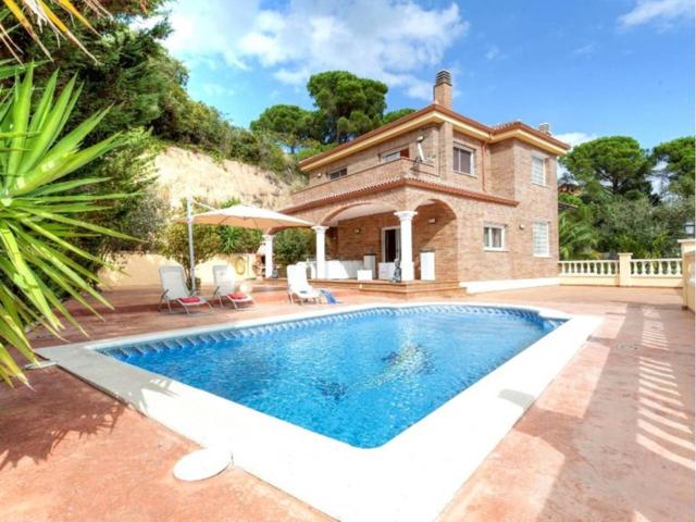 LUMINOSA VILLA LLORET DE MAR, VACACIONAL photo 0