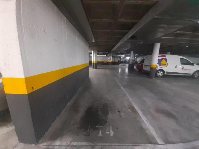 Parking En venta en Embajadores, Madrid photo 0