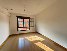 Piso En venta en Numancia, Madrid photo 0