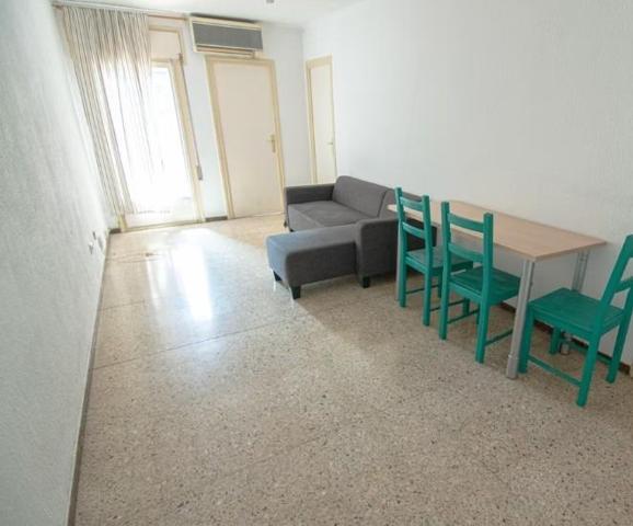 Piso En venta en Embajadores, Madrid photo 0