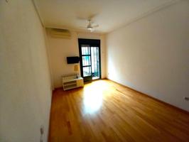 Piso En venta en Lavapiés-Embajadores, Madrid photo 0