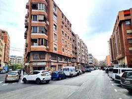 Piso zona Bulevar del Pla, buen edificio. photo 0
