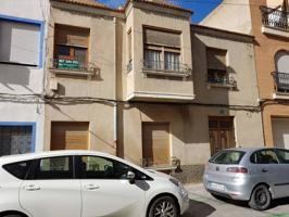 CASA EN EL CENTRO CON POSIBILIDAD DE ALQUILER OPCIÓN COMPRA photo 0