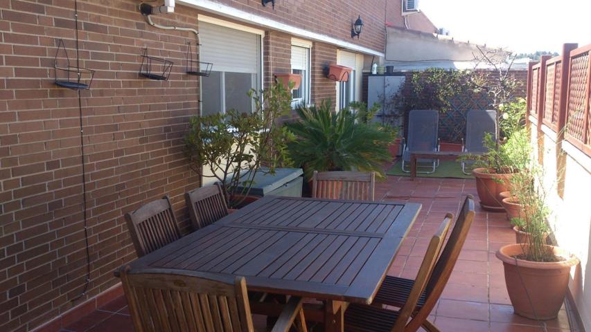 INCREIBLE ÁTICO. 2 HABITACIONES, ORIENTACIÓN SUR-OESTE. TERRAZA DE 40M2. GARAJE INCL. photo 0