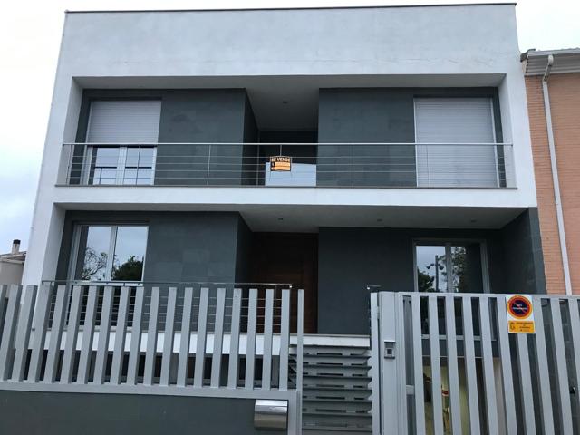 Unifamiliar Pareada En venta en S.u.p 1, Almansa photo 0