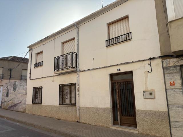 CASA EN ALPERA . OPORTUNIDAD. MUCHAS POSIBILIDADES. PLENO CENTRO photo 0