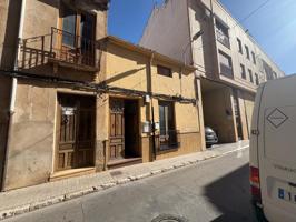 Oportunidad de Inversión: Casa en el Centro de Almansa para Reformar photo 0