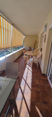 Piso de 3 dormitorios con terraza acristalada, piscina y parking photo 0