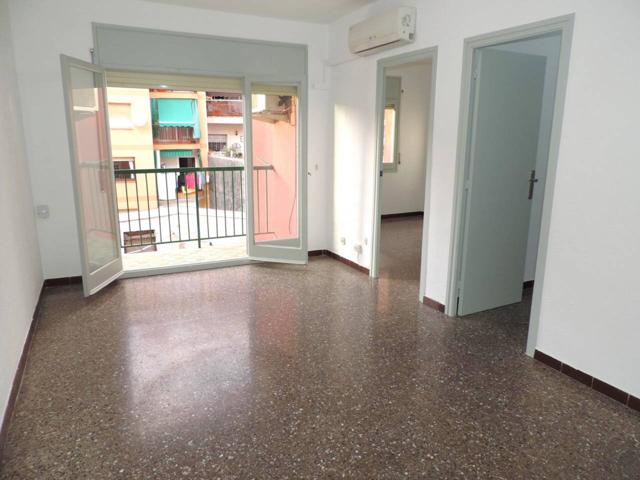 Piso de 76m2, exterior, con 3 hab, con balcón, con ascensor, + plaza de parking photo 0