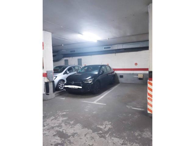 Plaza de Parking en Av. Bufalá . Coche mediano. Con posibilidad de comprar la plaza continua photo 0