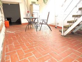 CASA PARA ACTUALIZAR CON MUY BUENA UBICACION EN SISTRELLS photo 0