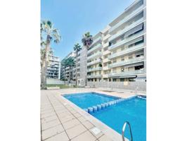 Precioso piso de 120m2, balcon, soleado, garaje, zona comunitaria, piscina, zona Port Badalona photo 0