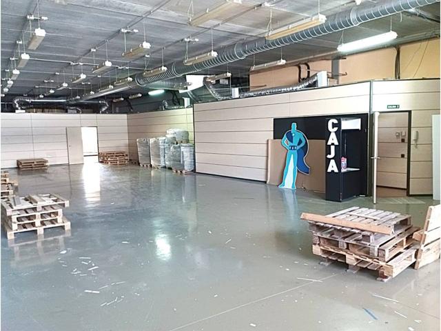 Nave industrial en alquiler en Morera-Pomar(08915) photo 0