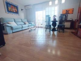 Gran piso de 111m2, 4hab, terraza, parking y trastero en Marti Pujol photo 0