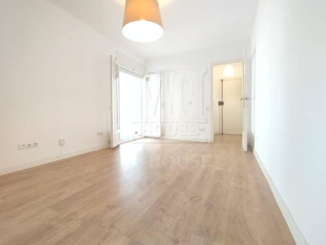 Fantastico piso de 72m2, soleado, balcon, en Tiana photo 0