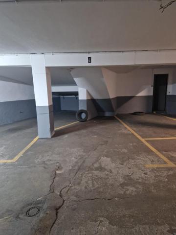 Parking En venta en Ciudad Jardin, Madrid photo 0