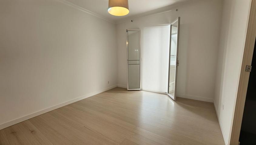 Piso En venta en Abrantes, Madrid photo 0