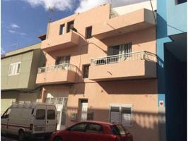 Edificio en venta en Vecindario photo 0