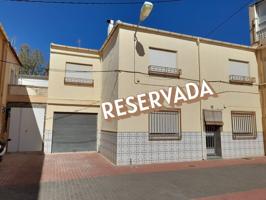 Casa con Cochera en Venta photo 0