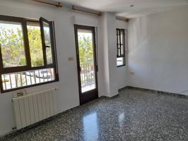 Piso con patio y ascensor en Venta photo 0