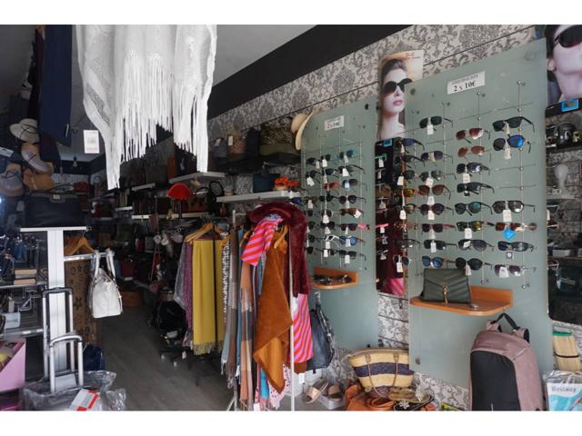 Local en venta en Puerto Marina photo 0