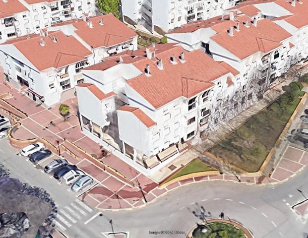 Amplia y luminosa vivienda en esquina con vistas al mar en Estepona, a 300 metros de la playa photo 0