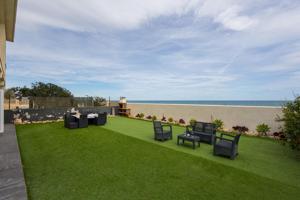 Chalet Independiente en Primera Línea de Playa: Tu refugio en Mareny de Barraquetes, Sueca, Valencia photo 0