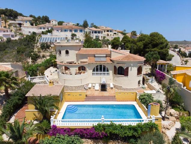 Villa en Benitachell con piscina y vistas al mar photo 0