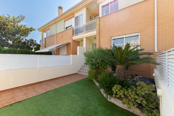 Un chalet adosado en la mejor zona de Almazora listo para ser tu casa. photo 0