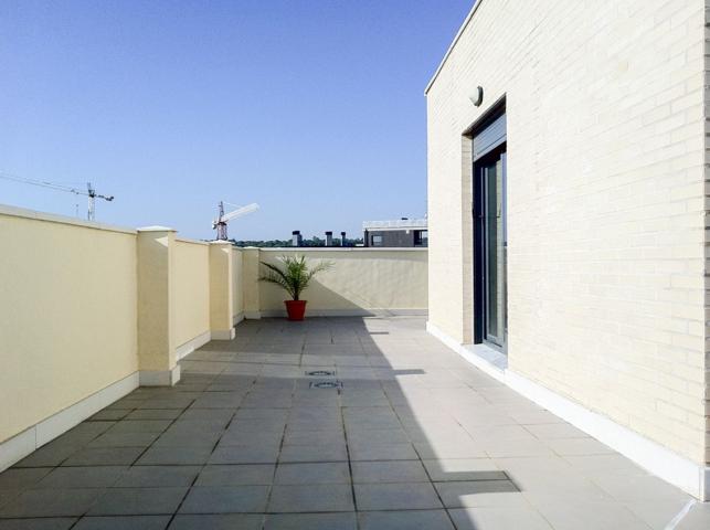 Espectacular ático con terraza 360 en Parc Central photo 0