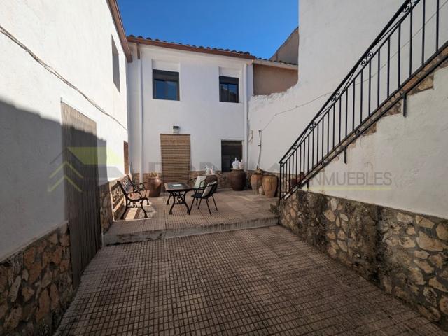 Casa En venta en Alatoz photo 0