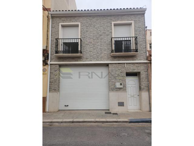 Casa En venta en Petrer photo 0