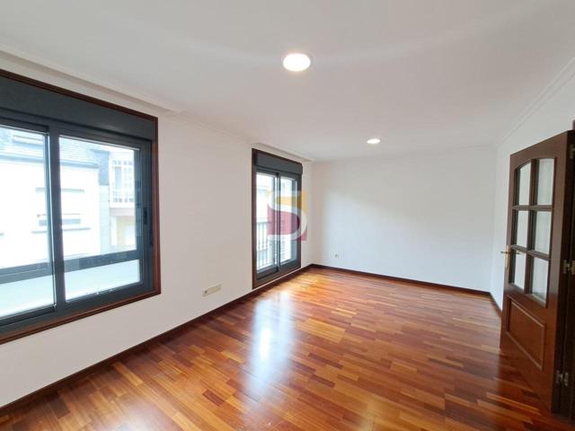 Alquiler anual, tres habitaciones, garaje. photo 0