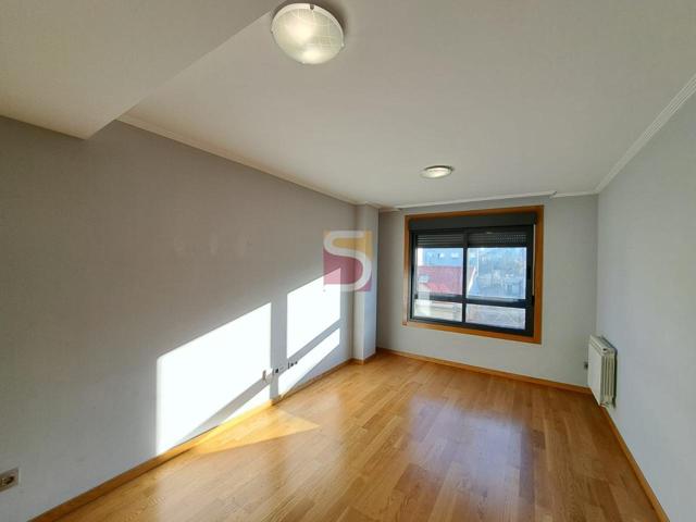 Vigo, Couto Piñeiro, apartamento garaje y bodega. photo 0