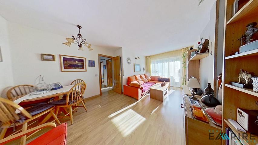 Piso en venta en Parla de 98 m2 photo 0