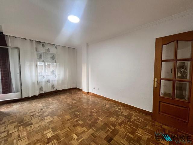 Piso en venta en Parla de 96 m2 photo 0