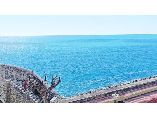 Casa en venta en Centre-Casc Antic photo 0