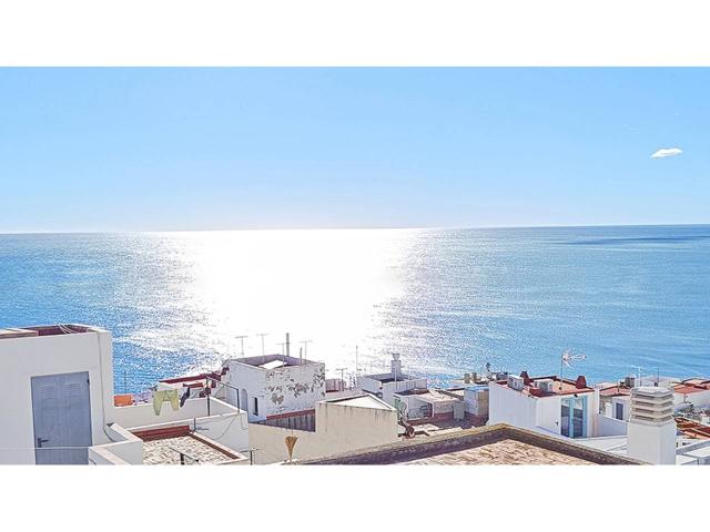 Apartamento en venta en Centre-Casc Antic photo 0