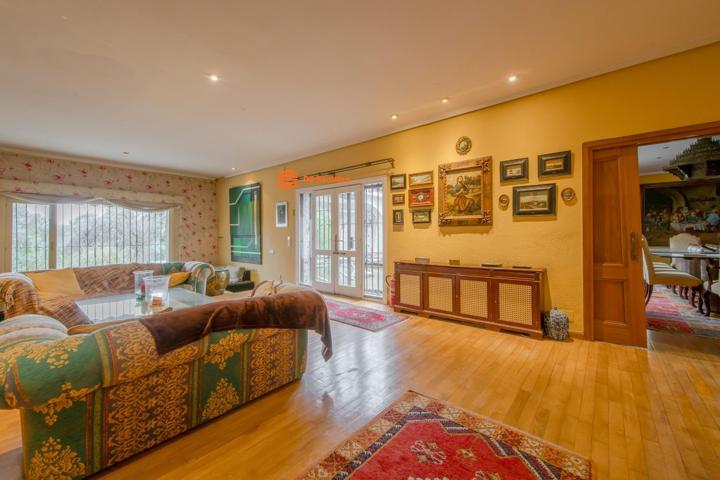 OPORTUNIDAD DE INVERSION EN MAGNIFICA VILLA DE MAS DE 1000 METROS CONSTRUIDOS photo 0