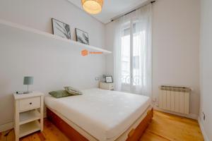 VIVIENDA CON ENCANTO Y TECHOS ALTOS EN FINCA CLÁSICA DE MALASAÑA photo 0