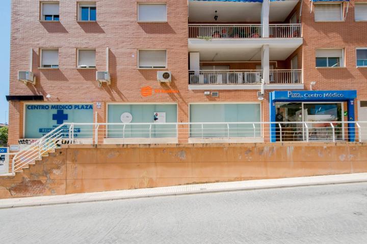 Local comercial dúplex en Amposta. Posibilidad de cambio de uso photo 0
