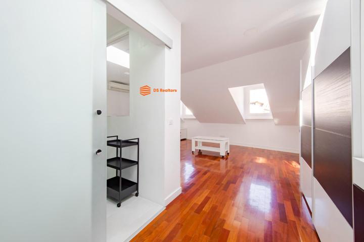 ÁTICO PARA ENTRAR A VIVIR EN LA LATINA. OPORTUNIDAD ÚNICA photo 0