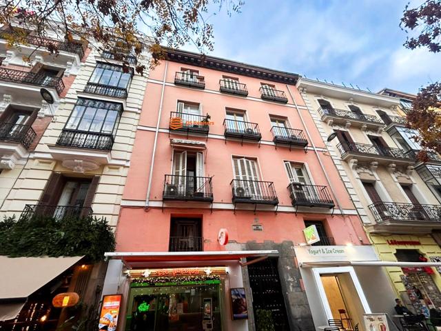 Loft exclusivo con techos de 4,5 m en el corazón de Madrid – Ideal inversores photo 0